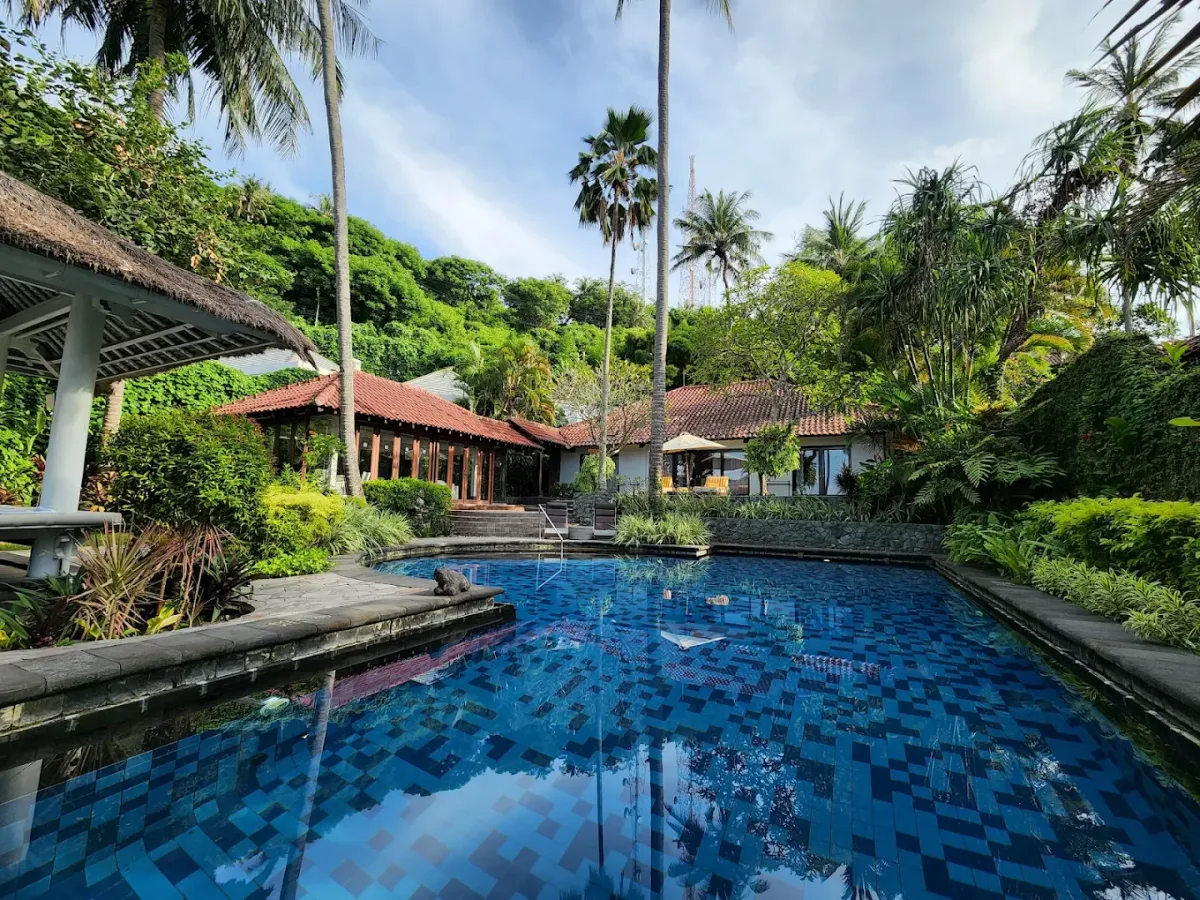 Sheraton Senggigi Beach Resort pool