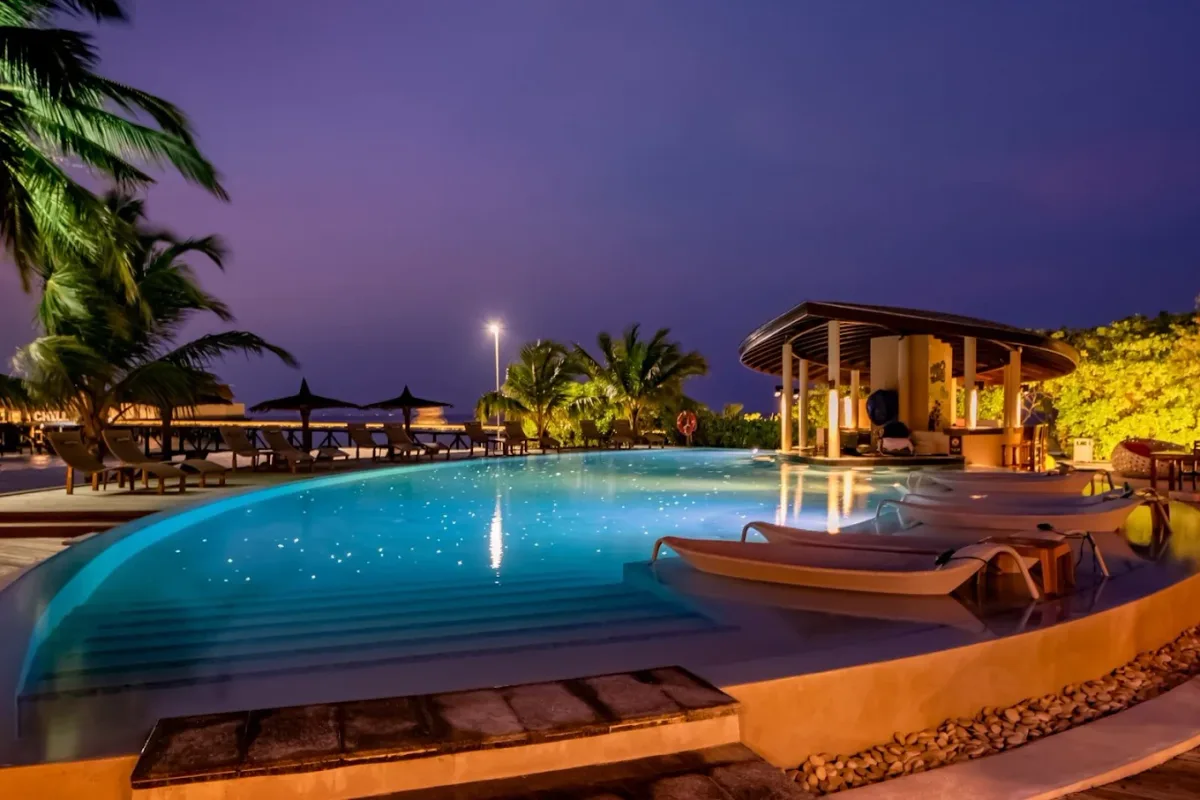 Centara Ras Fushi Resort pool day pass Maldives