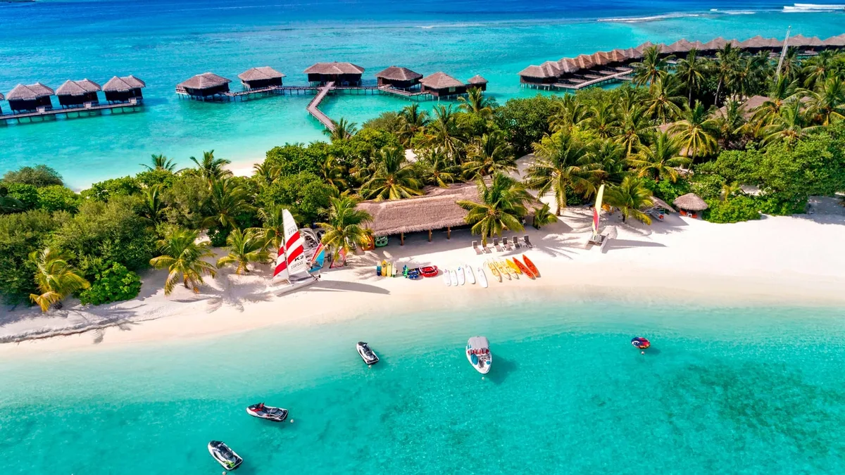 Sheraton Maldives Full Moon Resort pool day pass