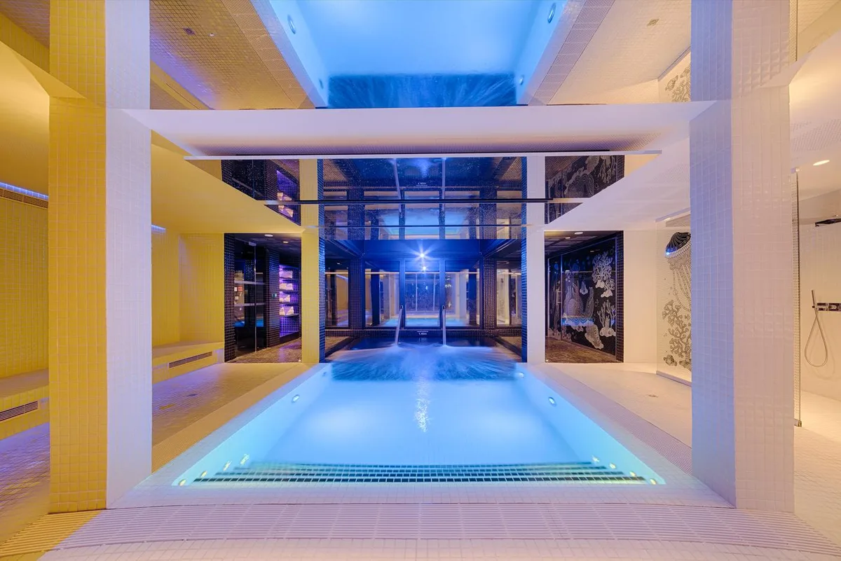 Hotel pool day pass in Marseille