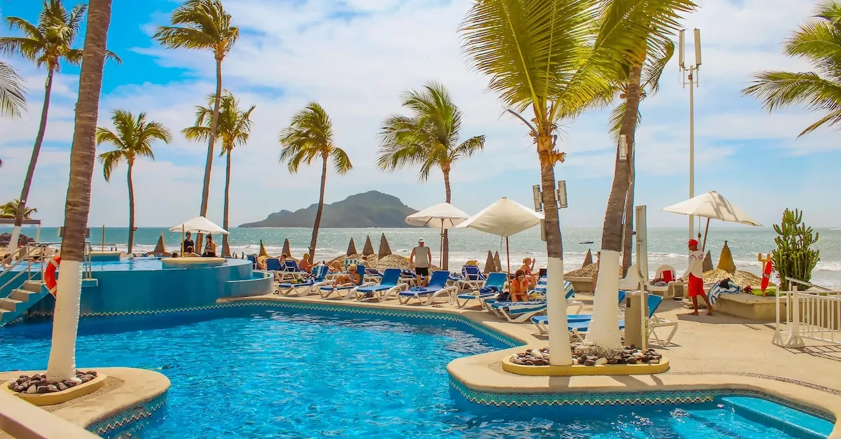 Oceano Palace pool