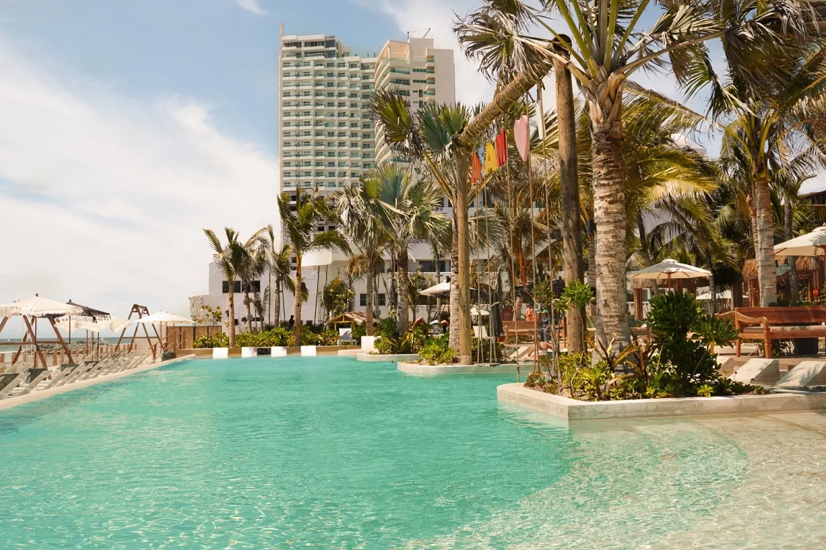 Shekinah Beach Club pool