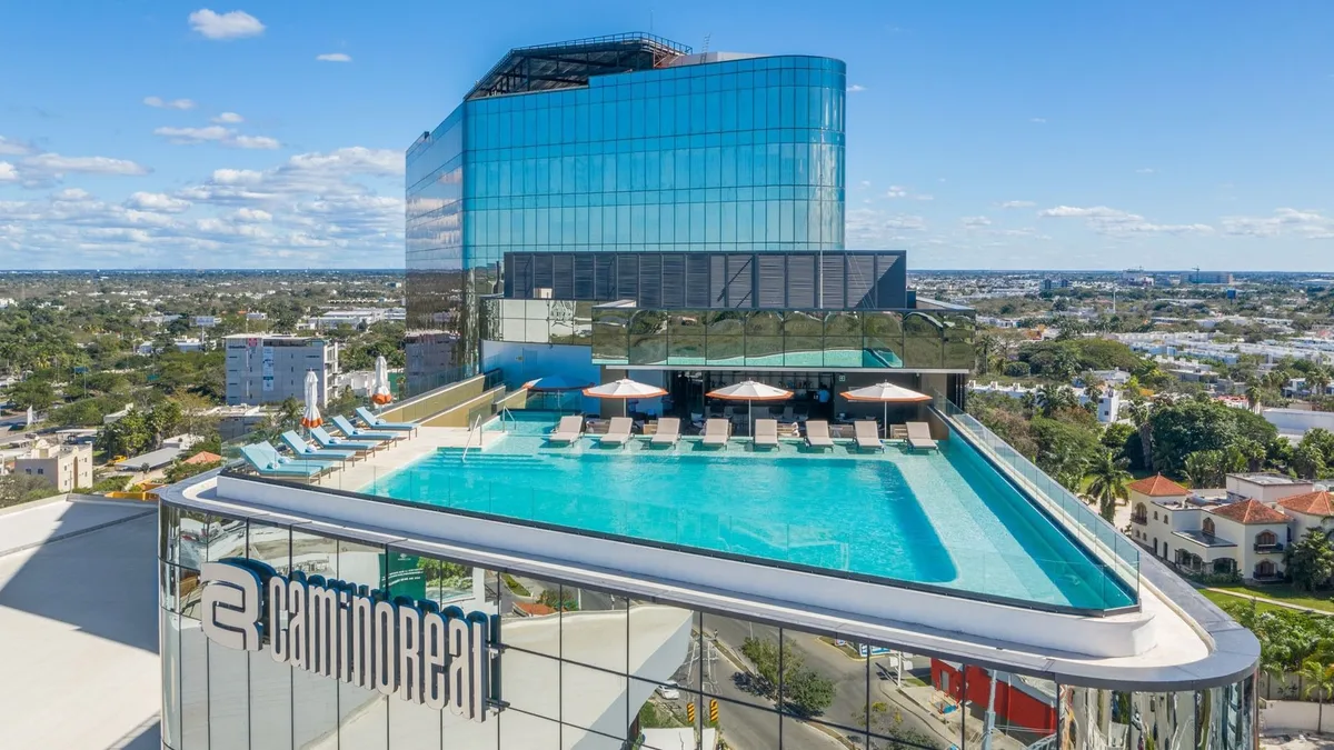 Camino Real Merida pool