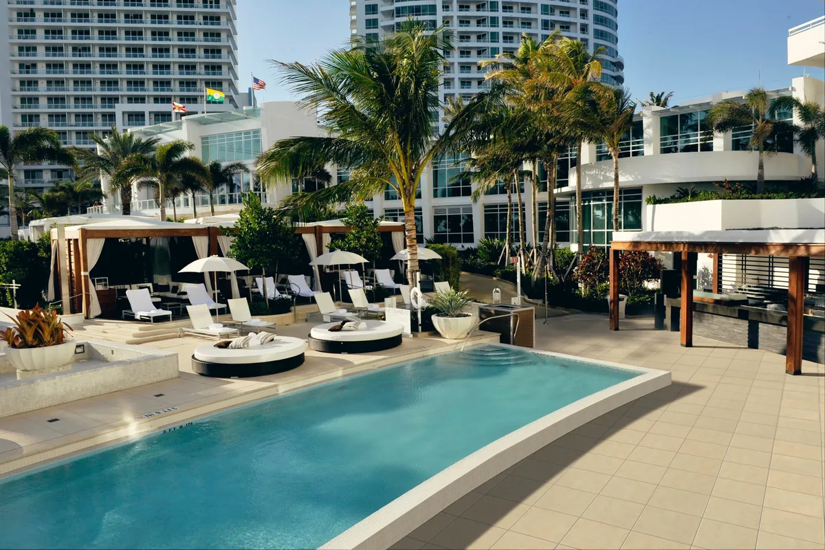 Hotel pool day pass in Miami