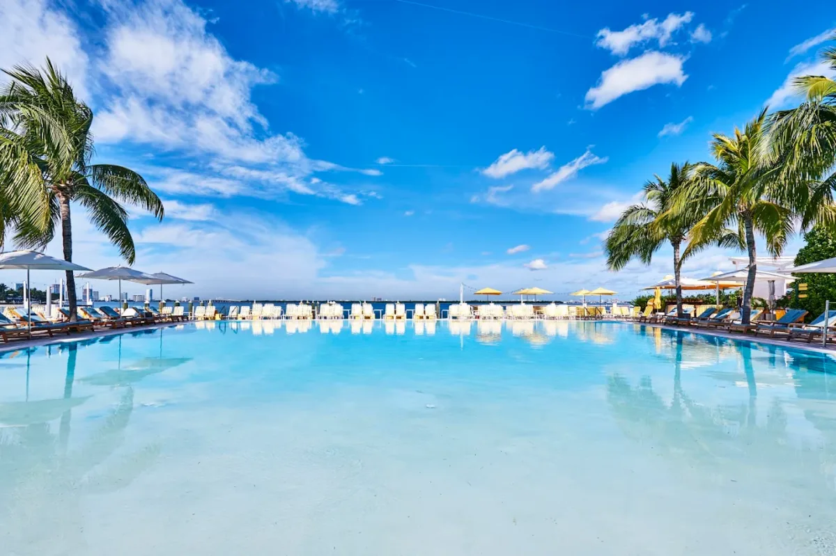 The Standard Spa Miami Beach pool