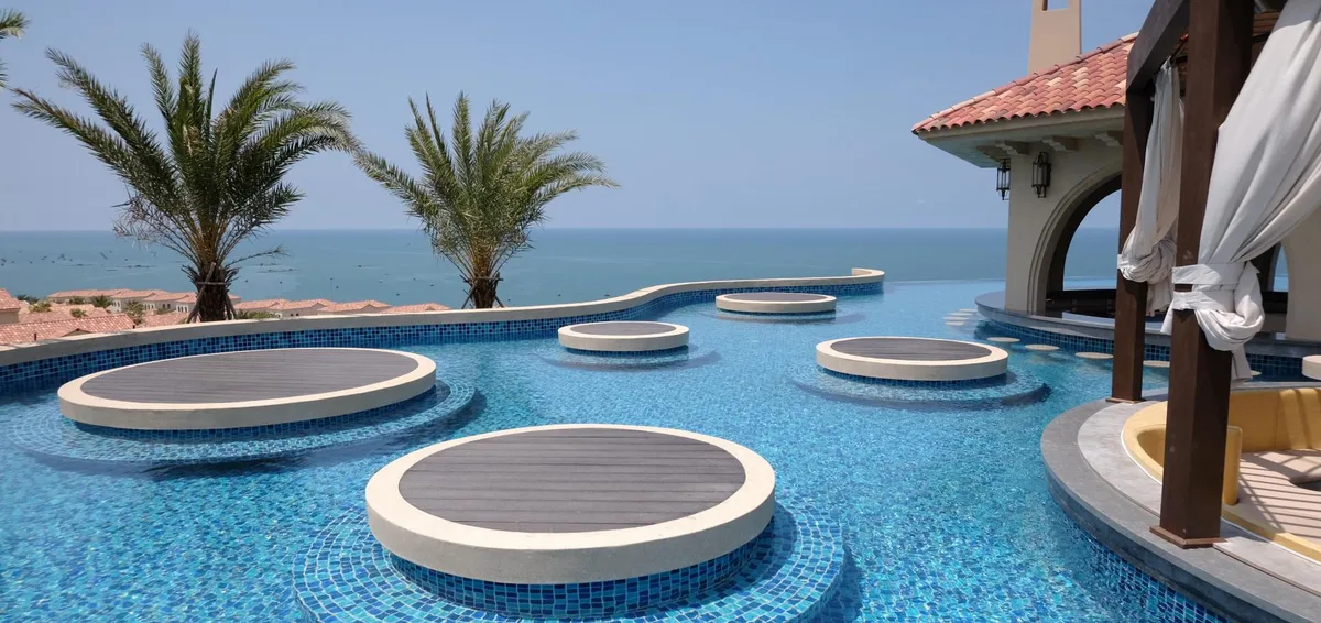 Centara Mirage Resort Mui Ne pool