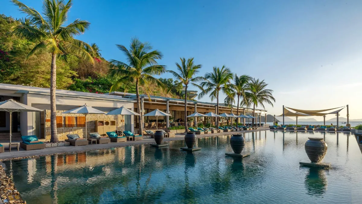 Mia Resort Nha Trang pool