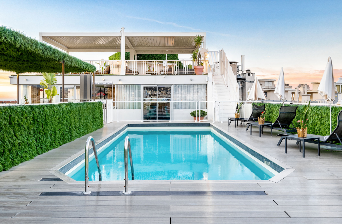 Pool day passes in Nice