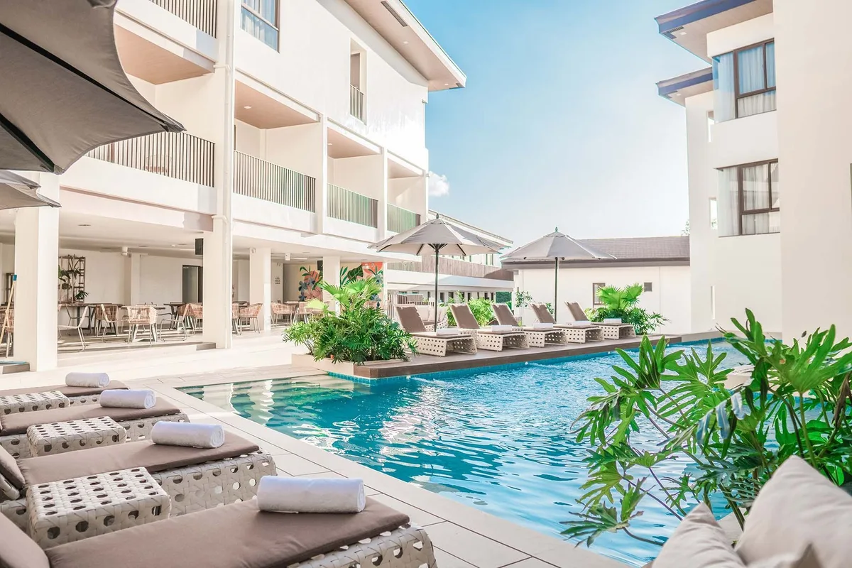 Charlie's El Nido pool