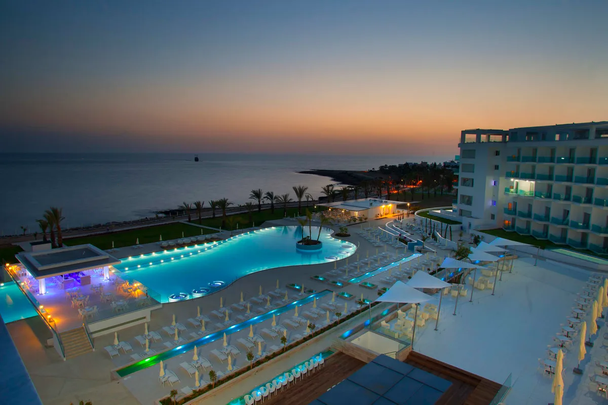 King Evelthon Beach Hotel & Resort pool