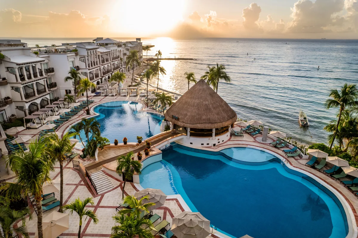 Wyndham Alltra Playa del Carmen pool day pass