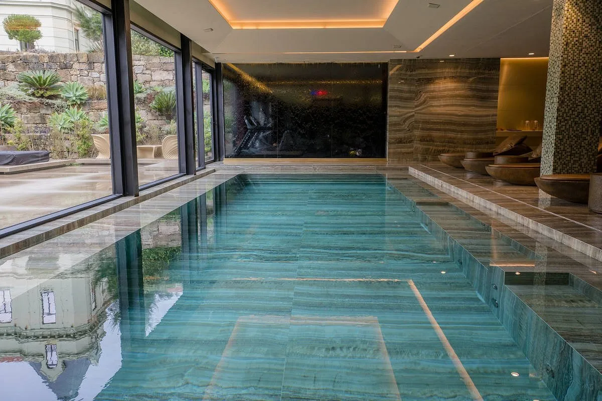Vila Foz Hotel pool day pass