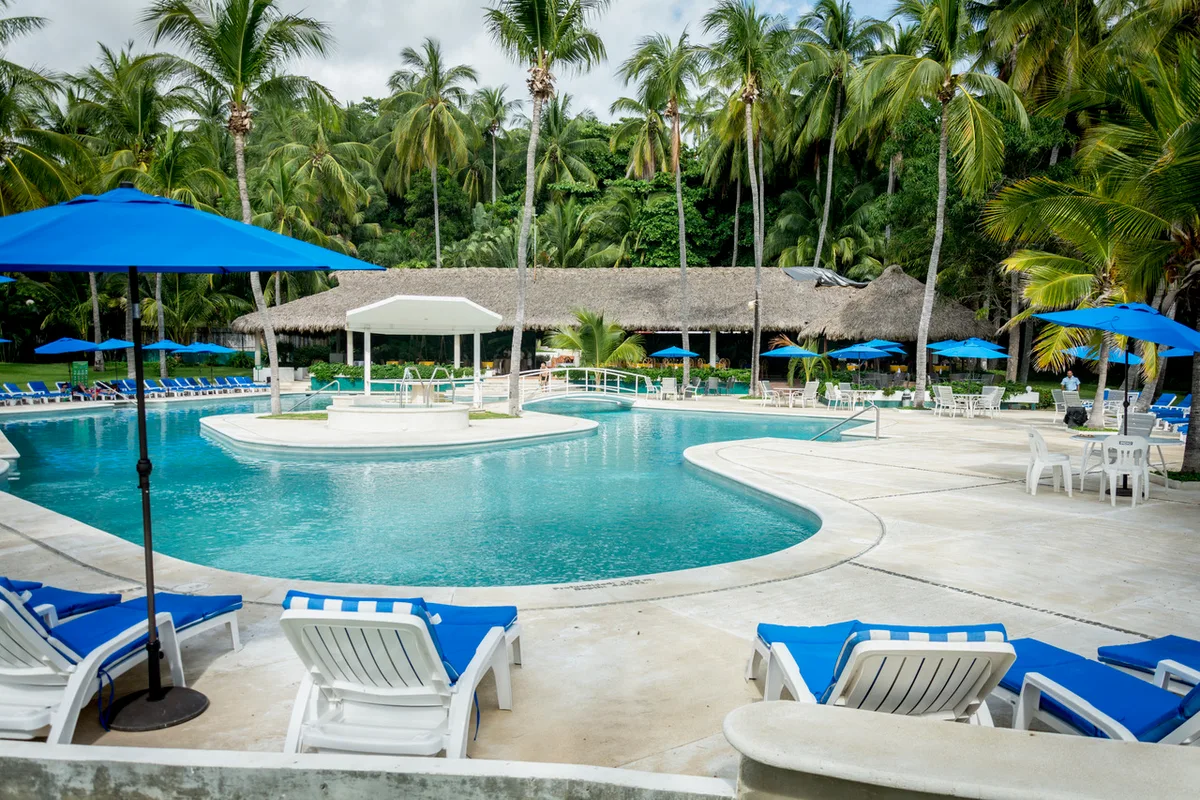 Hotel pool day pass in Puerto Escondido