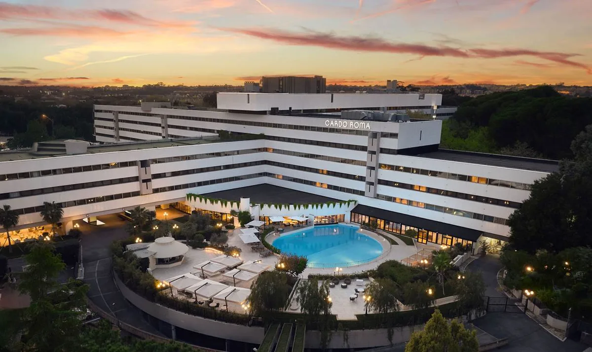 Cardo Roma Spectio pool