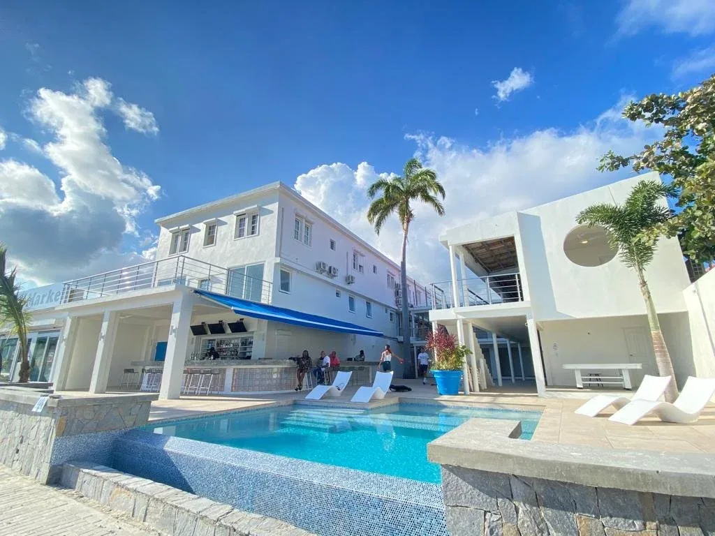 Seaview Beach Hotel pool