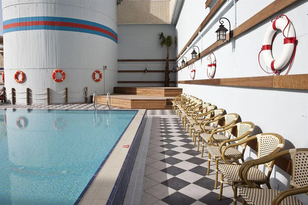 Herods Tel Aviv By The Beach pool
