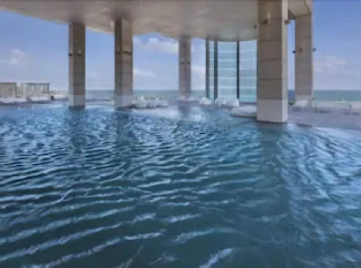 Royal Beach Tel Aviv pool