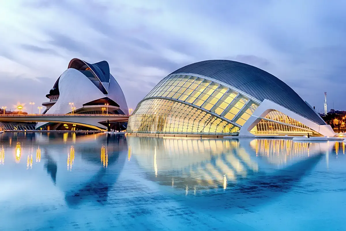 Hotel pool day pass in Valencia