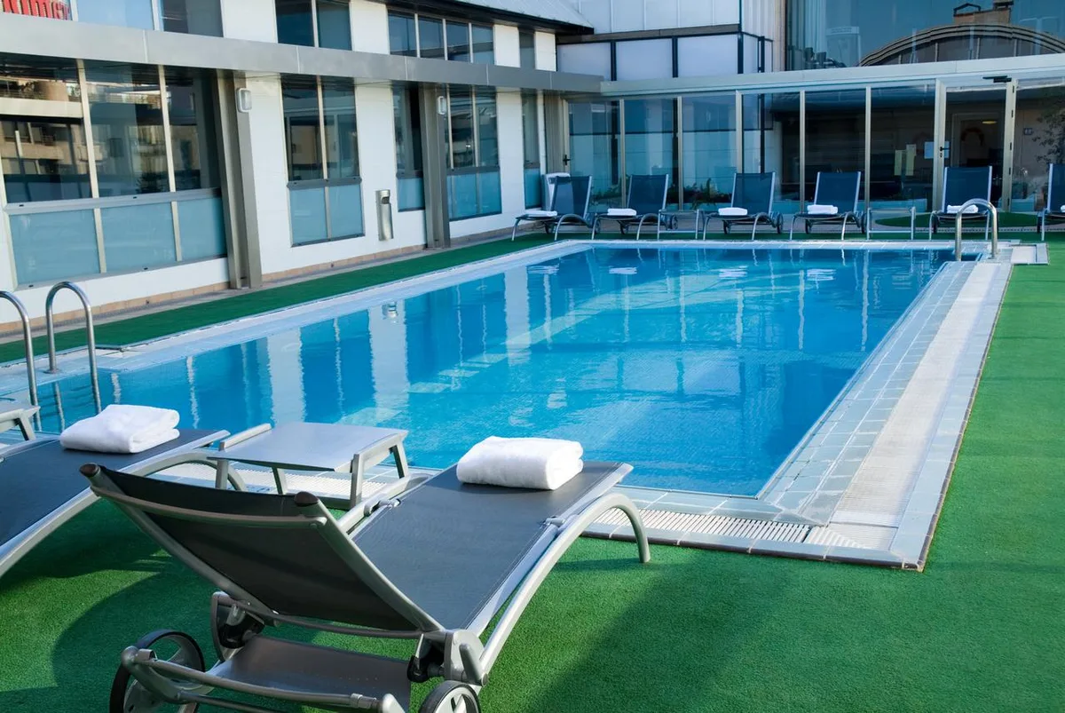 SH Valencia Palace pool